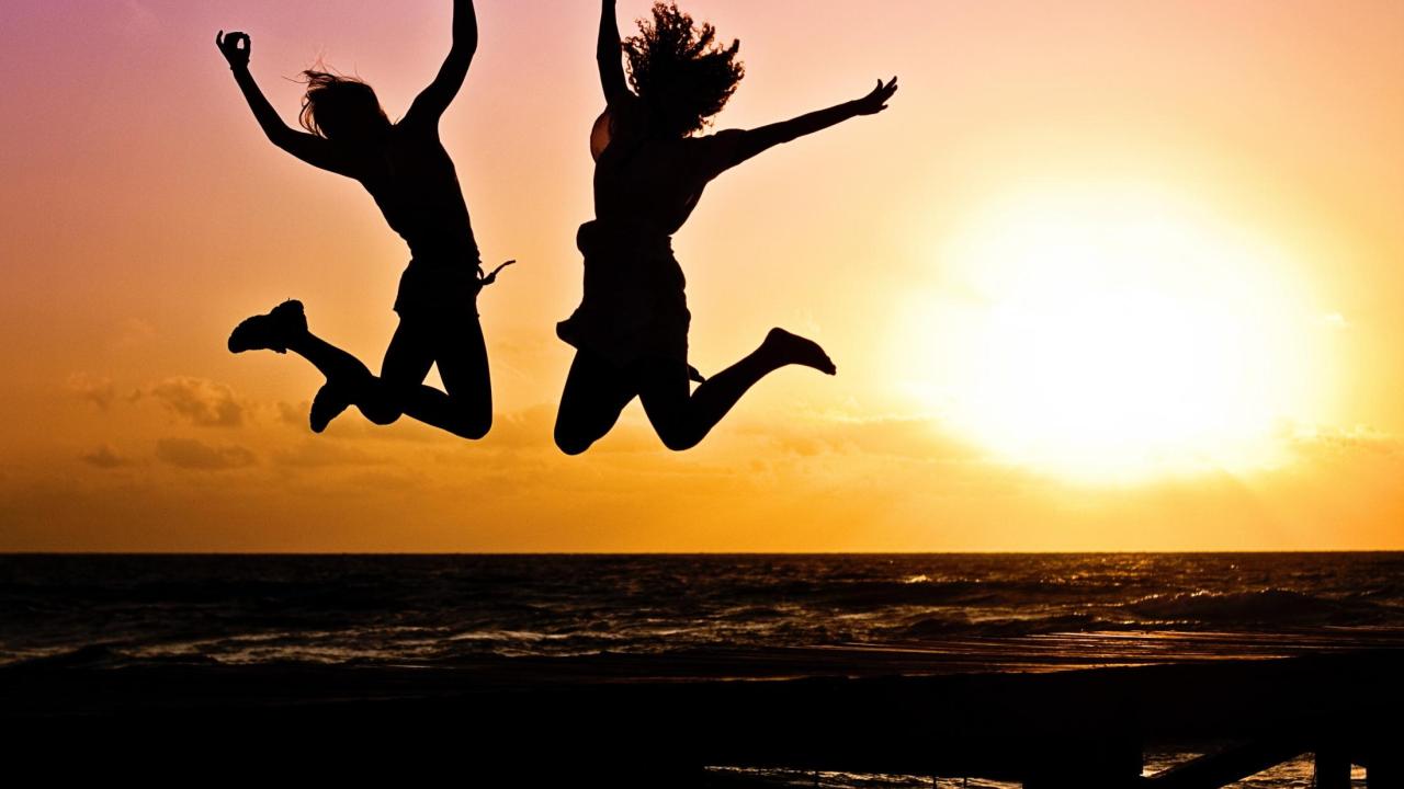 people jumping
